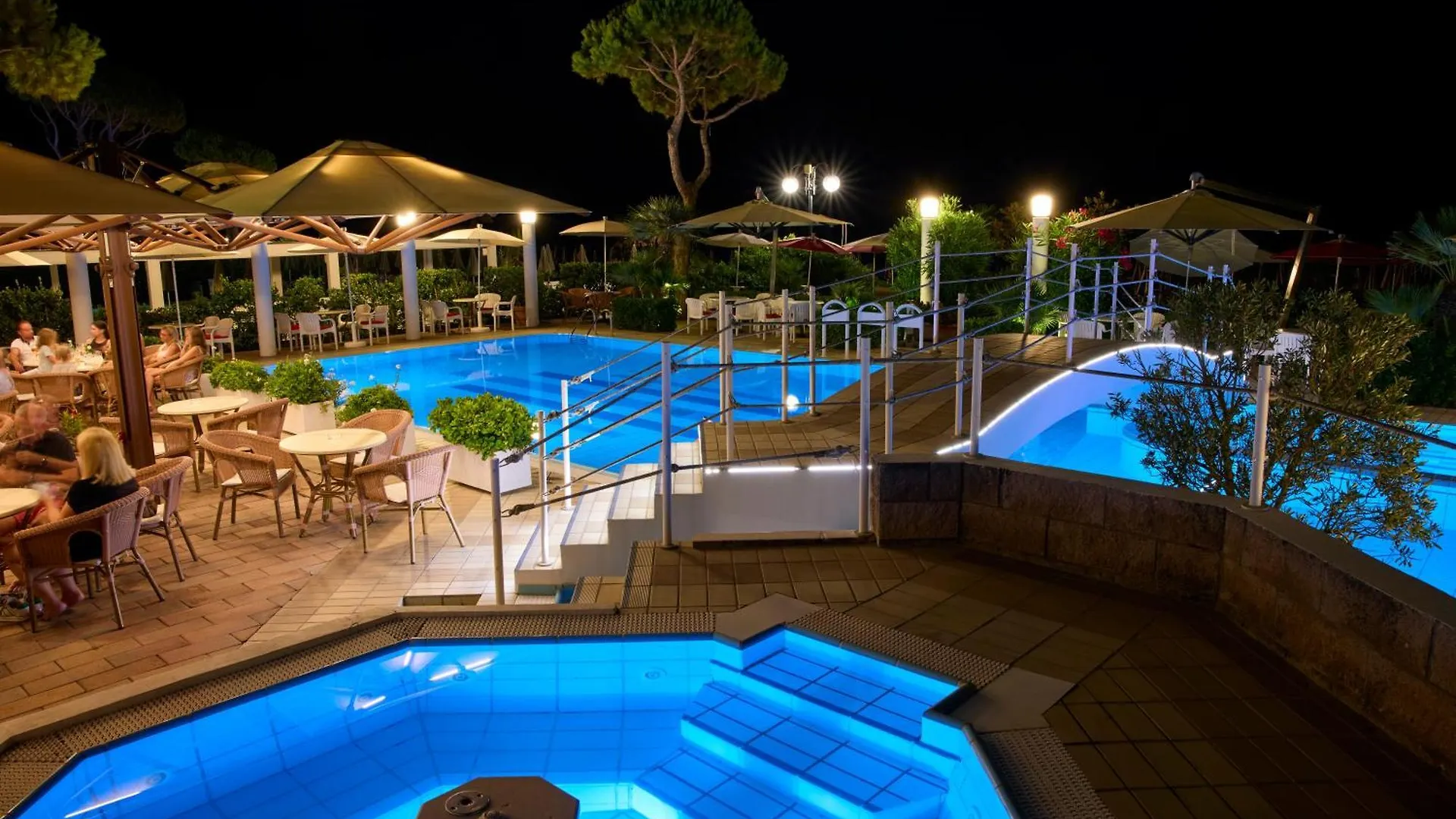 Ruhl Beach Hotel & Suites