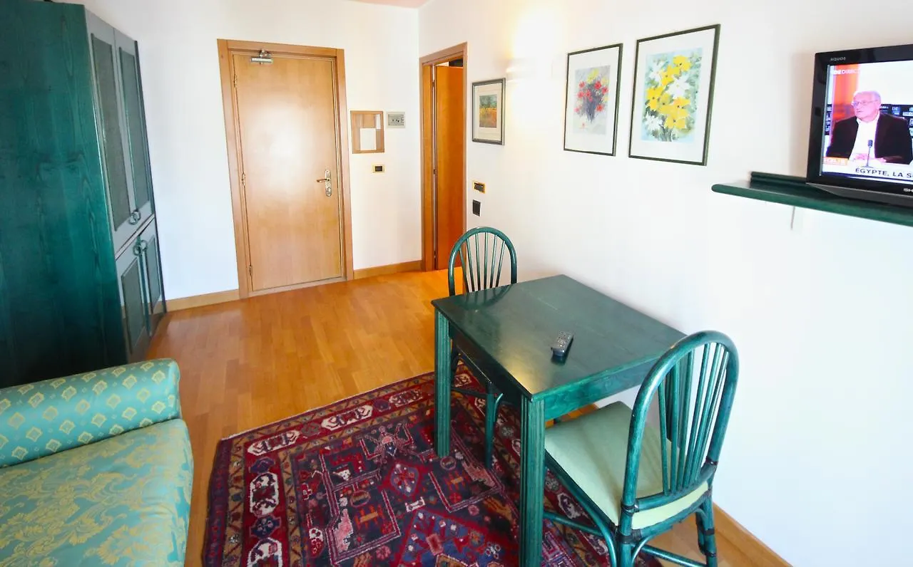 Ruhl Beach Hotel & Suites