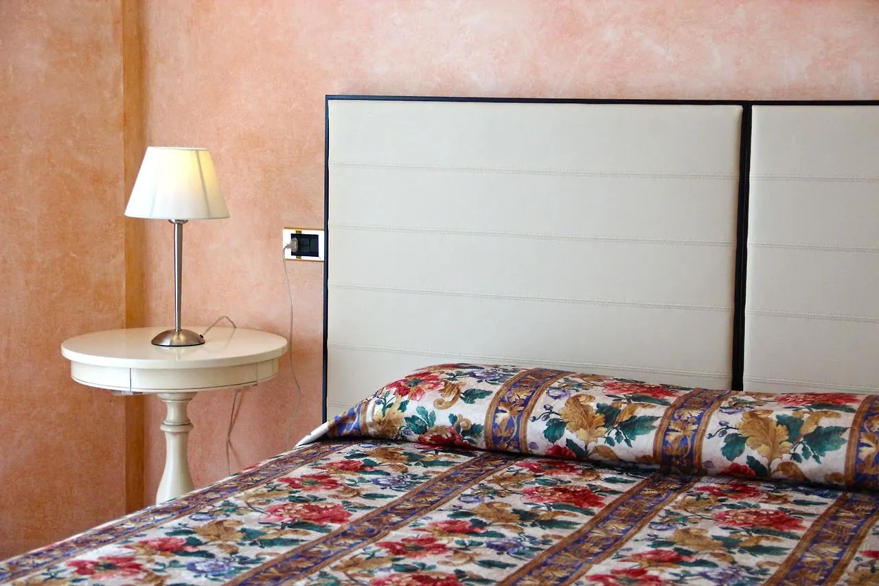 Ruhl Beach Hotel & Suites Lido di Jesolo